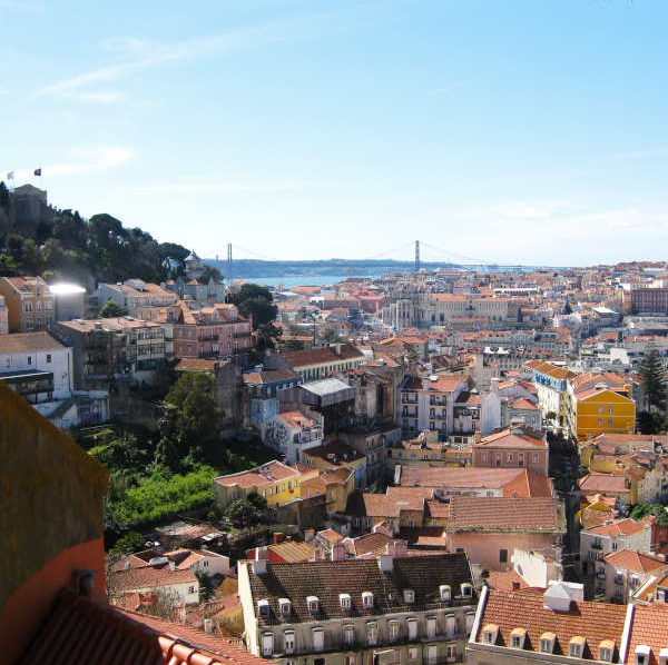 Der Ausblick über Lissabon - eine super Stadt für Workations und Reisen